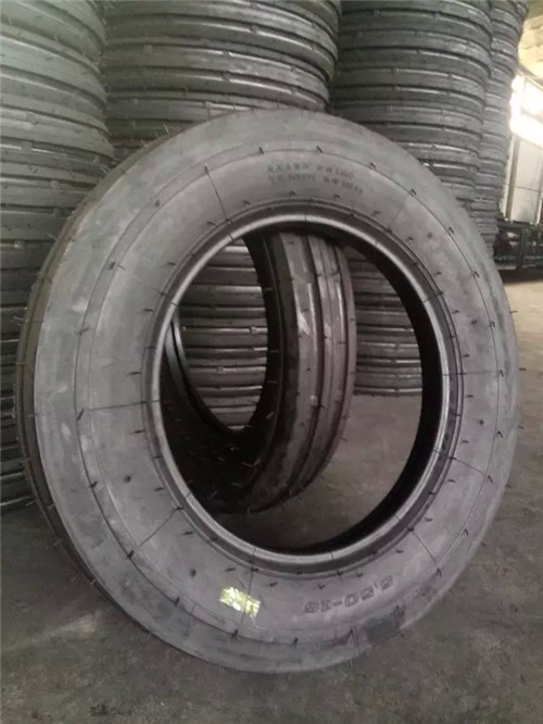 聯(lián)合收割機(jī)前輪胎